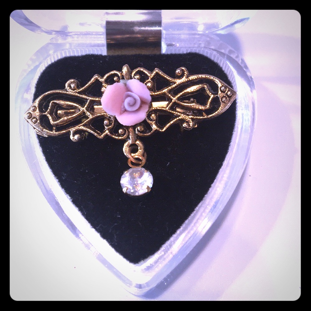 ⚡️SALE✨Vintage Brooch with Flower & Stone 🌸